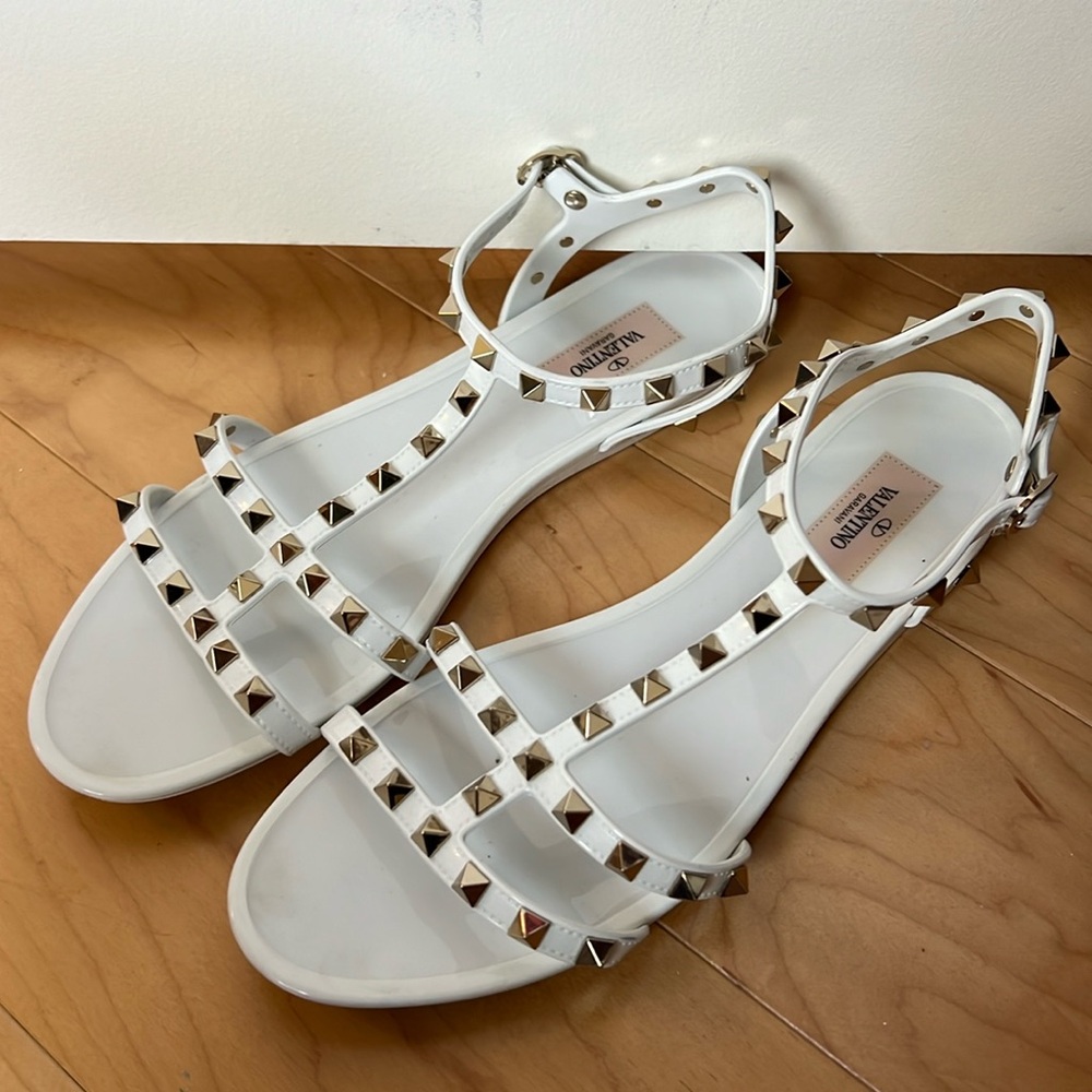 VALENTINO GARAVANI | Rockstud Flat Rubber Sandal | Size 11 / Size 41
